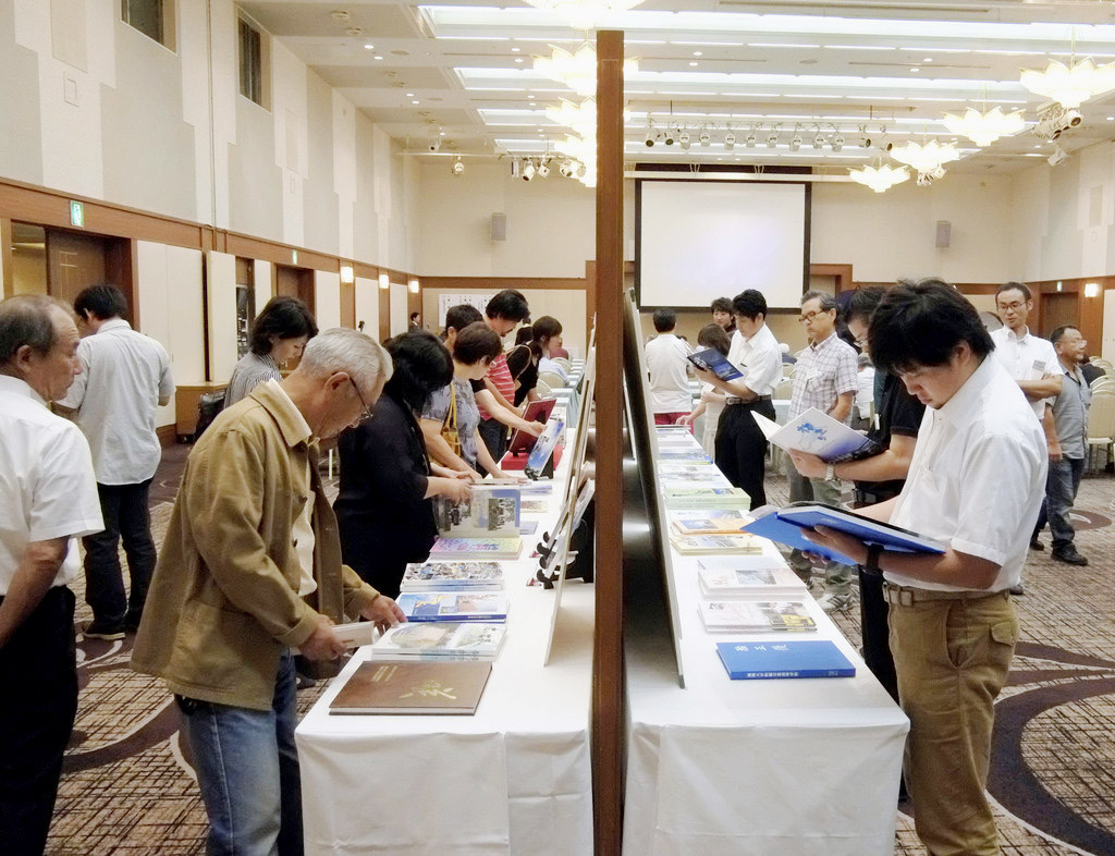 後方スペースに展示された受賞作品